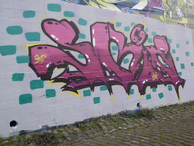 Graffiti Wall - Photo by skoe1