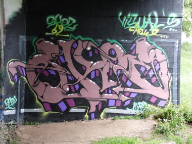 Graffiti Wall - Photo by skoe1