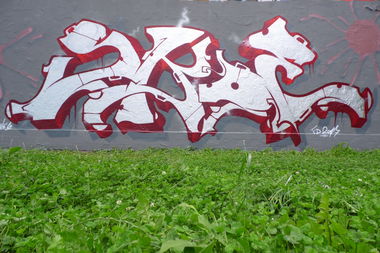 Graffiti Wall - Photo by skoe1