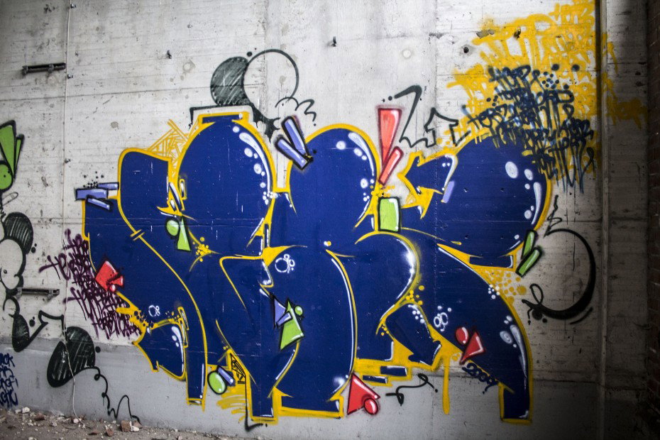Graffiti Wall in Dortmund - Photo by skordi - Herz, blau, gelb (2011)