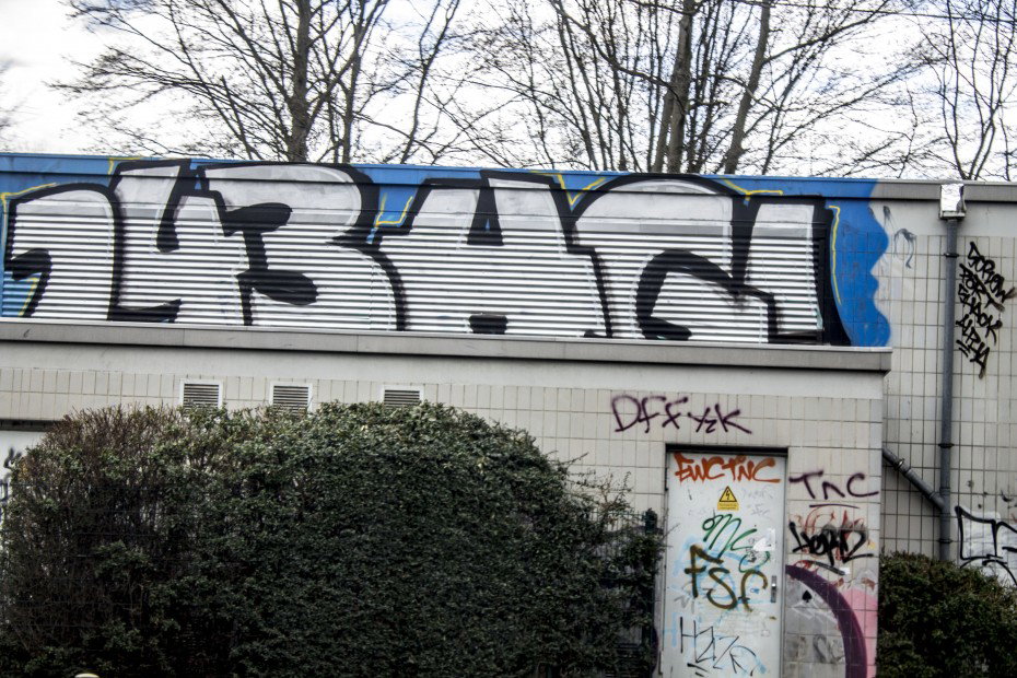 Graffiti Bombing in Dortmund - Photo by skordi - 44, 143, HG (2013)