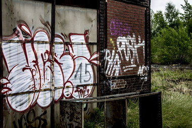 Graffiti Bombing in Dortmund - Photo by skordi - Herz, T-up, Throwup (2012)