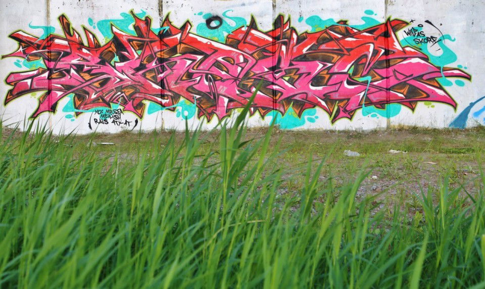Graffiti Wall - Photo by skore (2013)