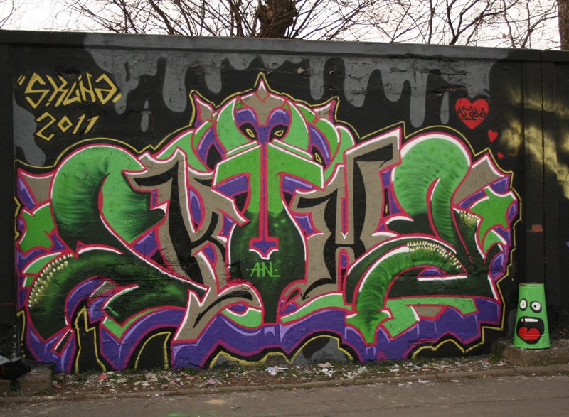 Graffiti Wall - Photo by skuha - skuha, ahnl, wy?cigi (2011)