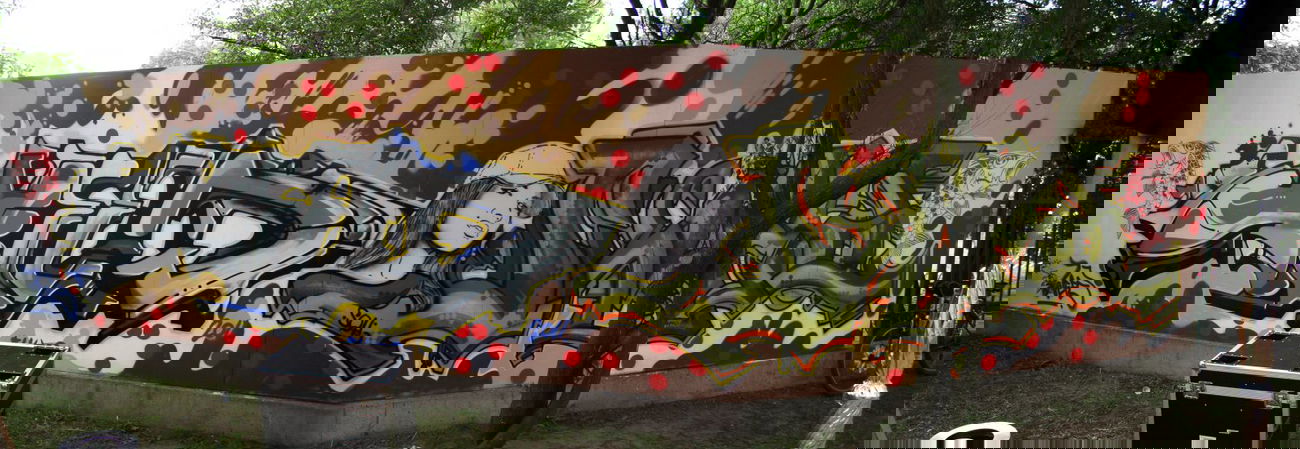 Graffiti Wall in Warsaw - Photo by skuha - skuha, weed, dra? (2011)