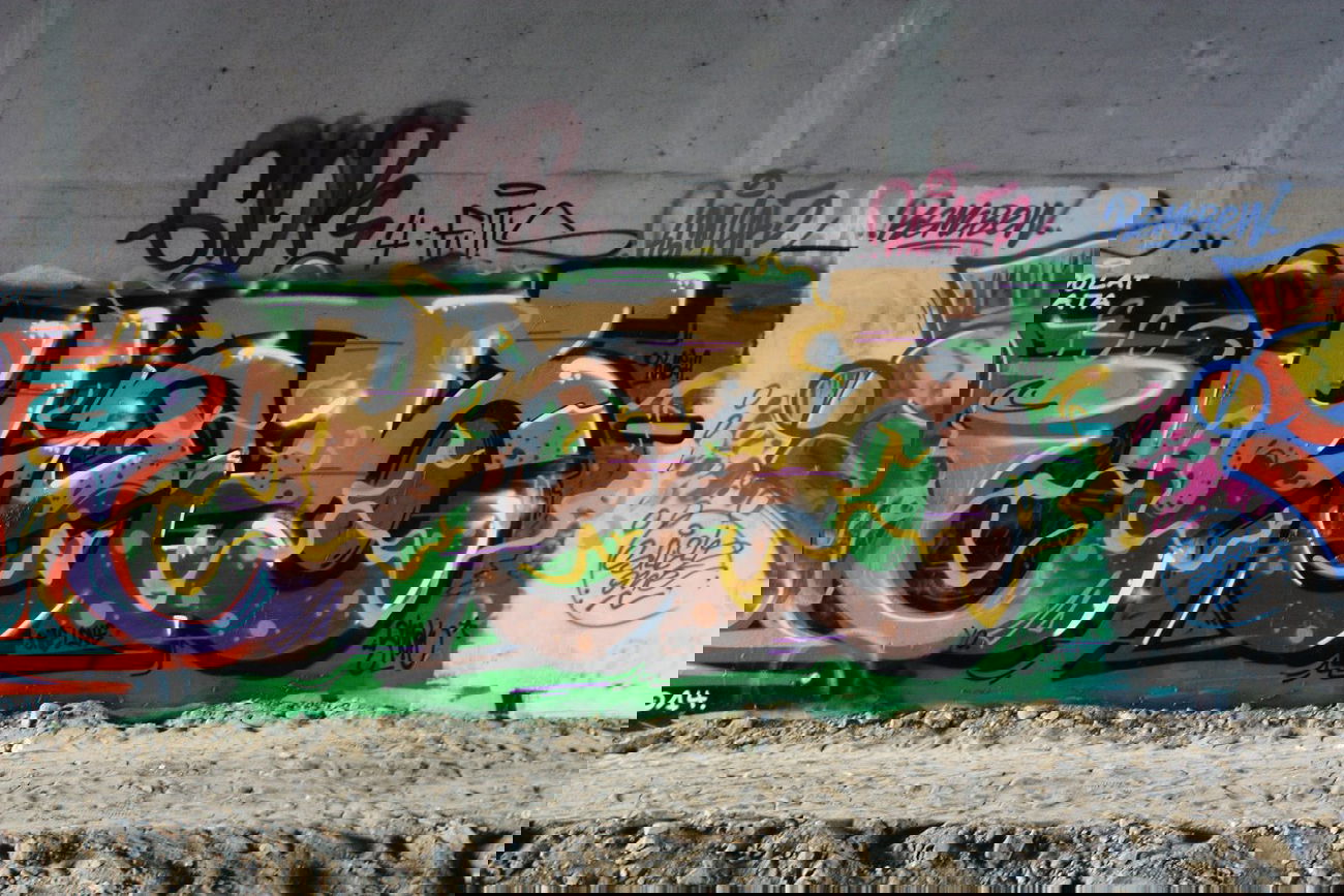Graffiti Wall - Photo by smOkers3 - koms (2014)