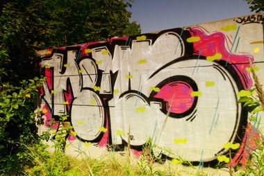 Graffiti Wall - Photo by smOkers3 - koms (2014)