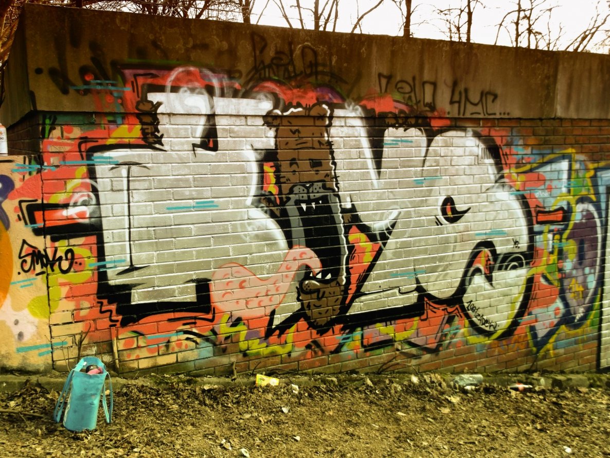 Graffiti Wall - Photo by smOkers3 - koms