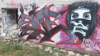 Graffiti Wall - Photo by smez