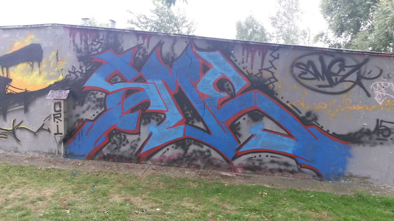 Graffiti Wall - Photo by smez