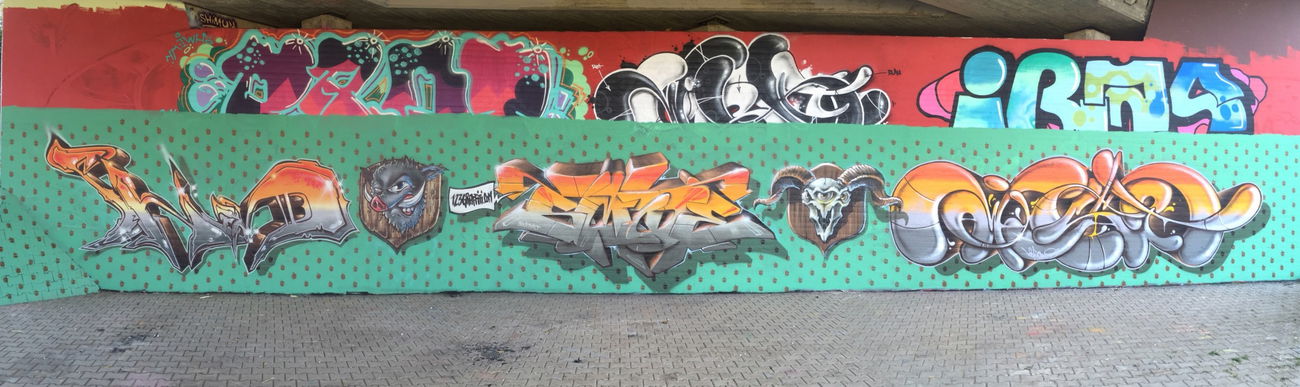 Graffiti Wall - Photo by smoe - shimun, smoe, skillart (2016)