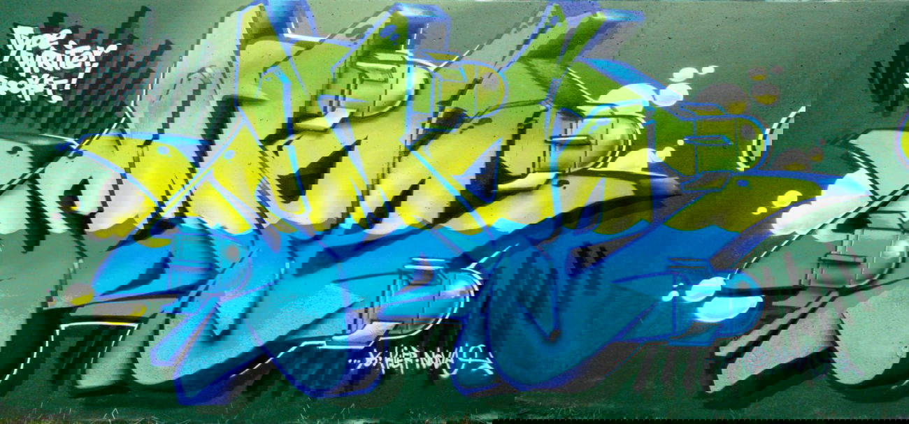 Graffiti Wall - Photo by smoe - smoe (2012)