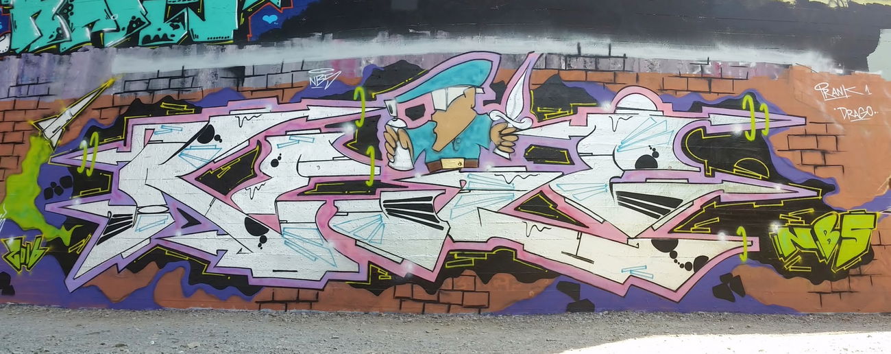 Graffiti Wall - Photo by smokealot - keule