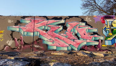 Graffiti Wall - Photo by smokealot - klio