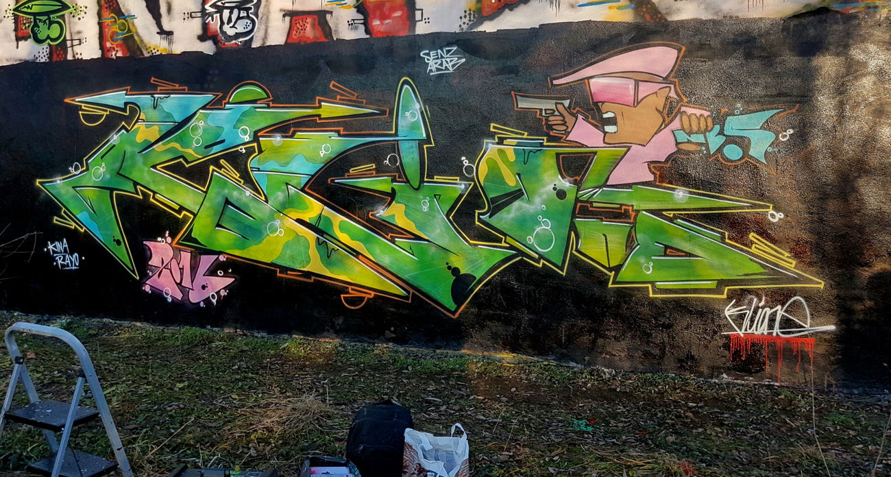 Graffiti Wall - Photo by smokealot - Klio