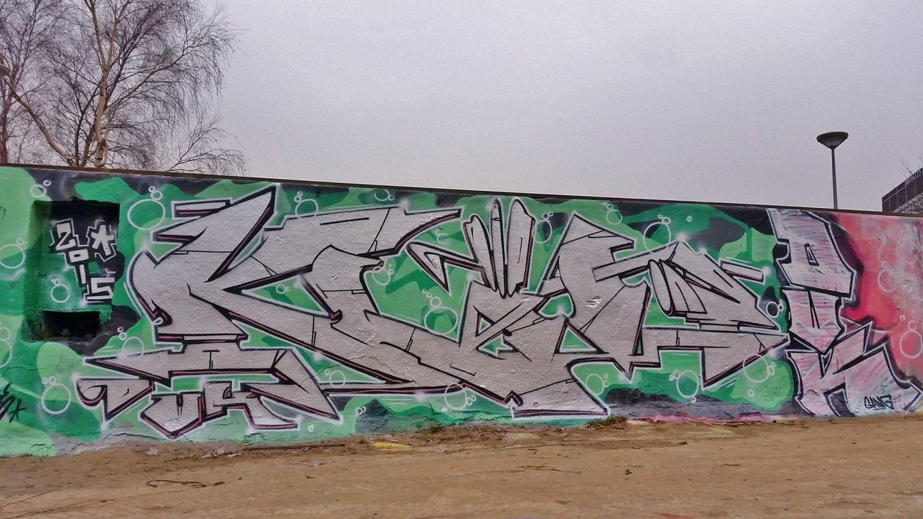 Graffiti Wall - Photo by smokealot - klio