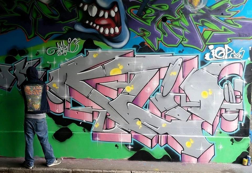 Graffiti Wall - Photo by smokealot - klio