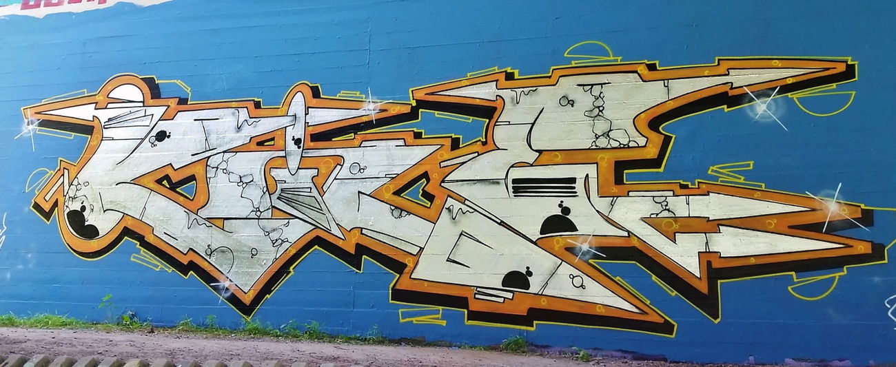 Graffiti Wall - Photo by smokealot - koile, klio