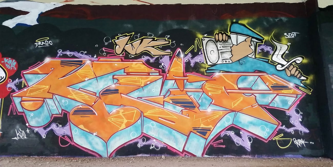 Graffiti Wall - Photo by smokealot - klio