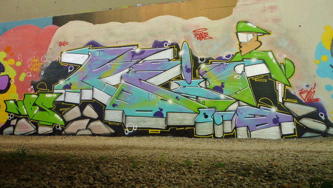 Graffiti Wall - Photo by smokealot - klio