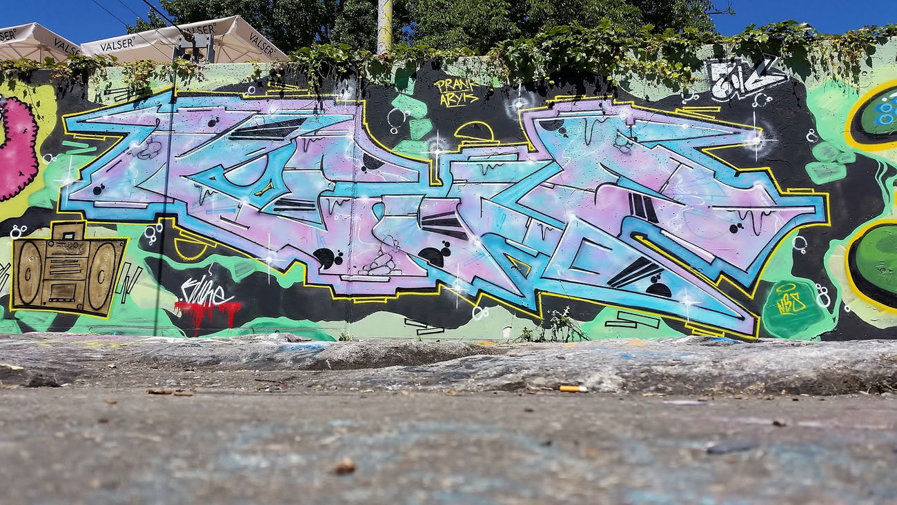 Graffiti Wall - Photo by smokealot - keule