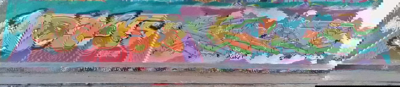 Graffiti Wall - Photo by smokealot - prank, klio