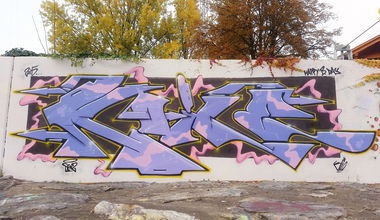 Graffiti Wall - Photo by smokealot - koile, klio