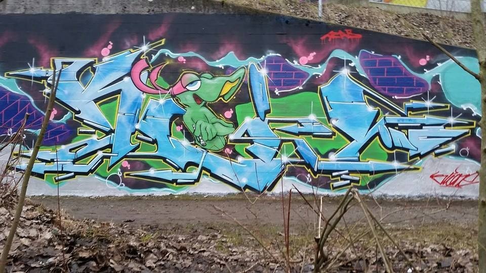 Graffiti Wall - Photo by smokealot - klio