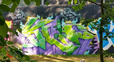 Graffiti Wall - Photo by smokealot - klio