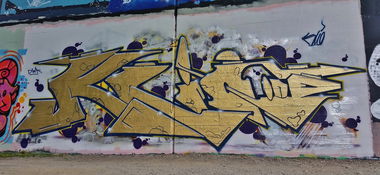 Graffiti Wall - Photo by smokealot - klio
