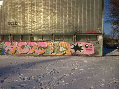 Graffiti Wall in HAMBURG - Photo by snaqq - ACDC
