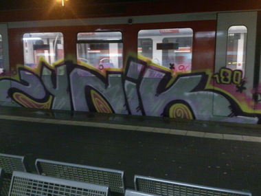 Graffiti Train in hamburg - Photo by snaqq - synik, 180