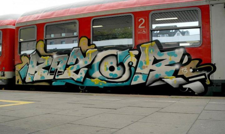 Graffiti Train - Photo by snaqq