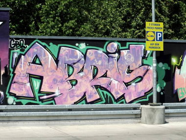 Graffiti Wall in HAMBURG - Photo by snaqq - abris (2013)