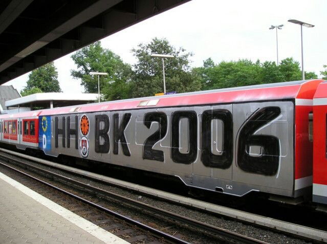 Graffiti Train in HAMBURG  - Photo by snaqq - BK, BLITZKRIEG (2006)