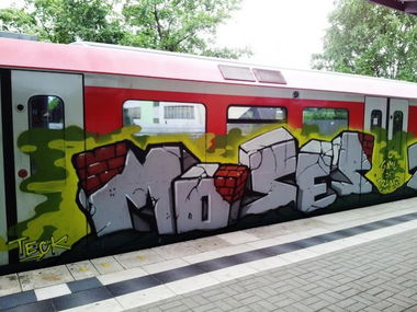 Graffiti Train in HAMBURG - Photo by snaqq - teck, moses, zorn