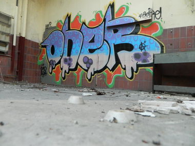 Graffiti Wall - Photo by snekkerz - oder