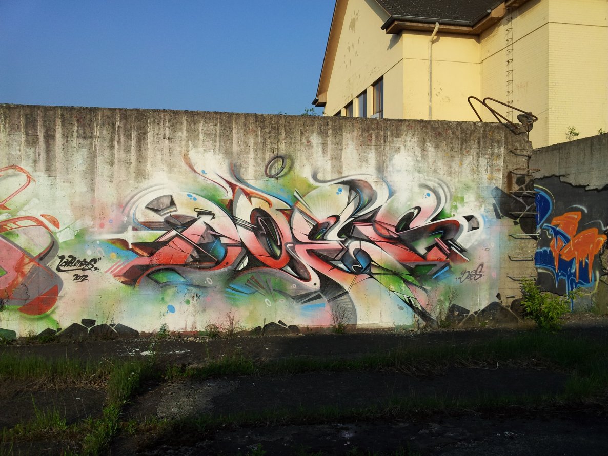 Graffiti Wall in Duisburg - Photo by snekkerz - does, loveletters (2012)