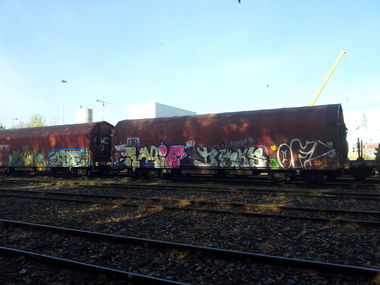 Graffiti Train in Duisburg - Photo by snekkerz - Ekur, Tarif