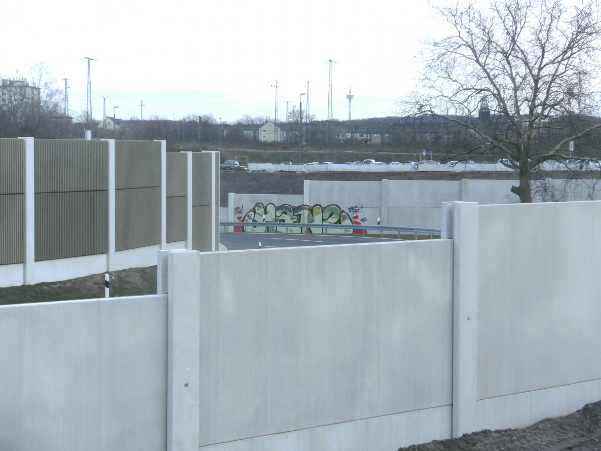 Graffiti Wall in Duisburg - Photo by snekkerz - hanz (2013)
