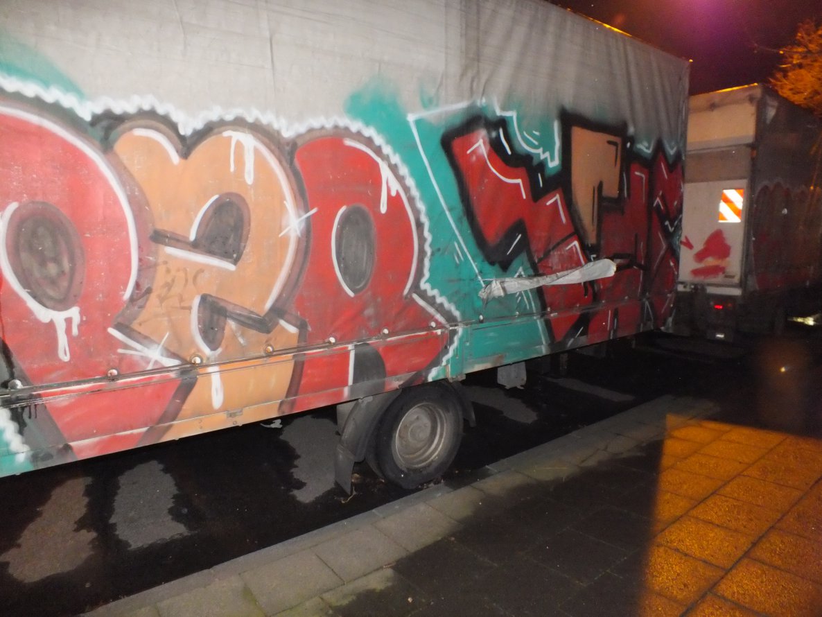 Graffiti Bombing in Duisburg - Photo by snekkerz - pzr, pilzer, sine