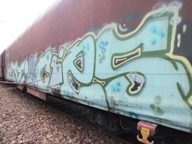 Graffiti Train in Duisburg - Photo by snekkerz - koet, cies, qws (2013)