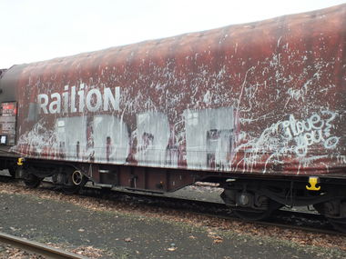 Graffiti Train in Duisburg - Photo by snekkerz - TD2F, ?