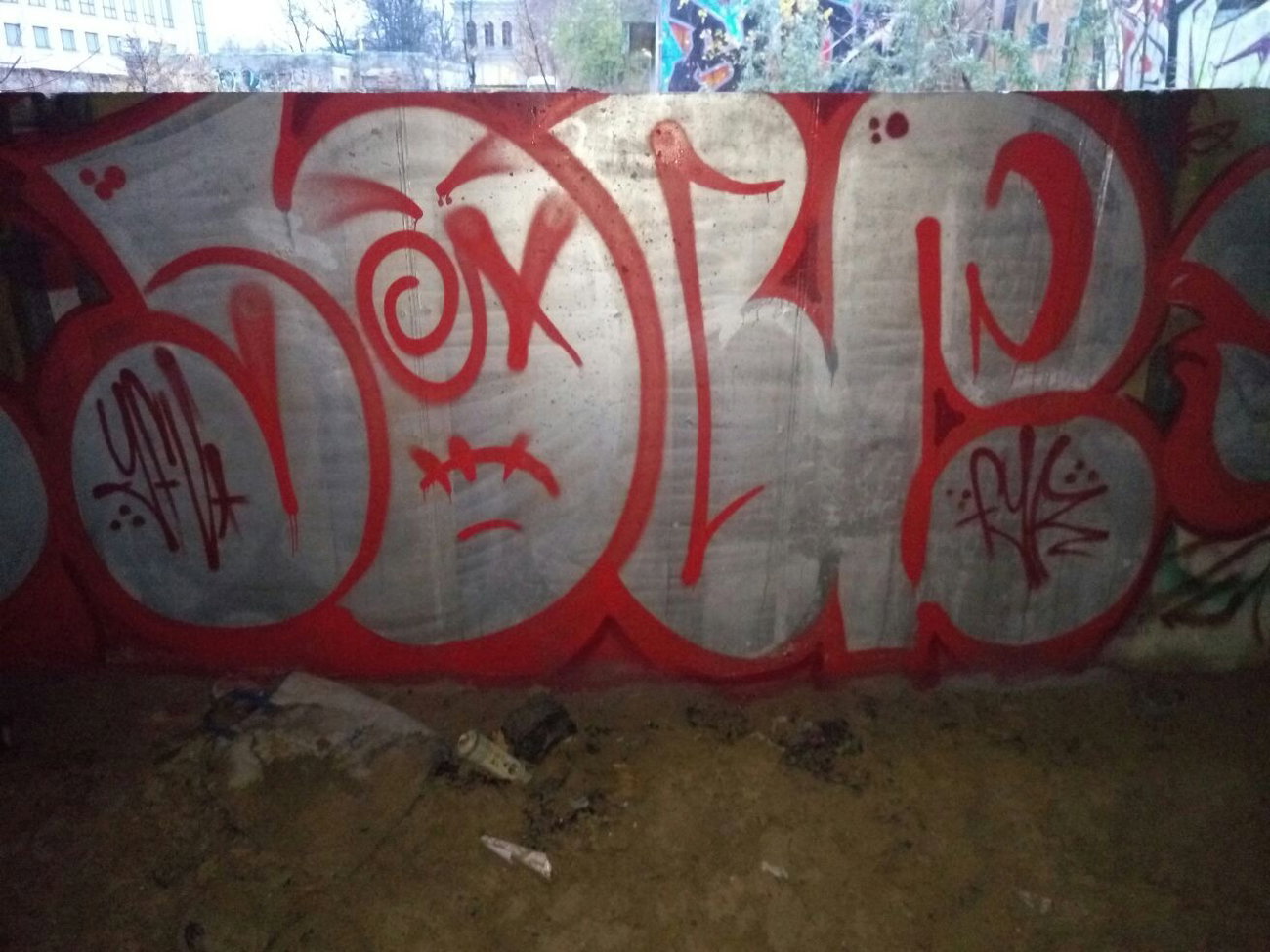 Graffiti Wall - Photo by sobahone