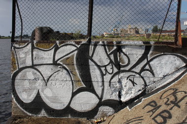 Graffiti Wall - Photo by sobahone