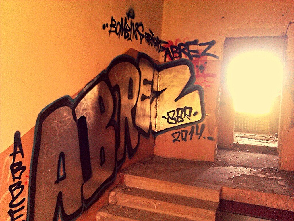 Graffiti Wall in Russia - Photo by sobakapoezd - ABREZ (2014)