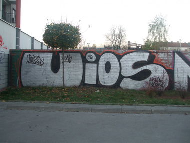 Graffiti Bombing - Photo by soiu (2013)