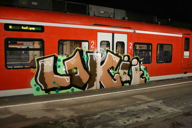 Graffiti Train - Photo by solaplexus - lokii