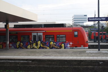Graffiti Train - Photo by solaplexus - kiosk