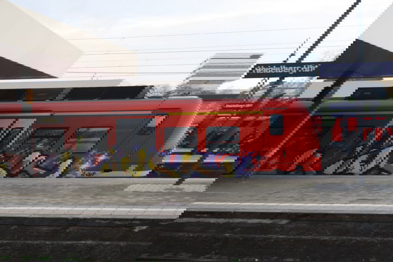 Graffiti Train - Photo by solaplexus - kiosk